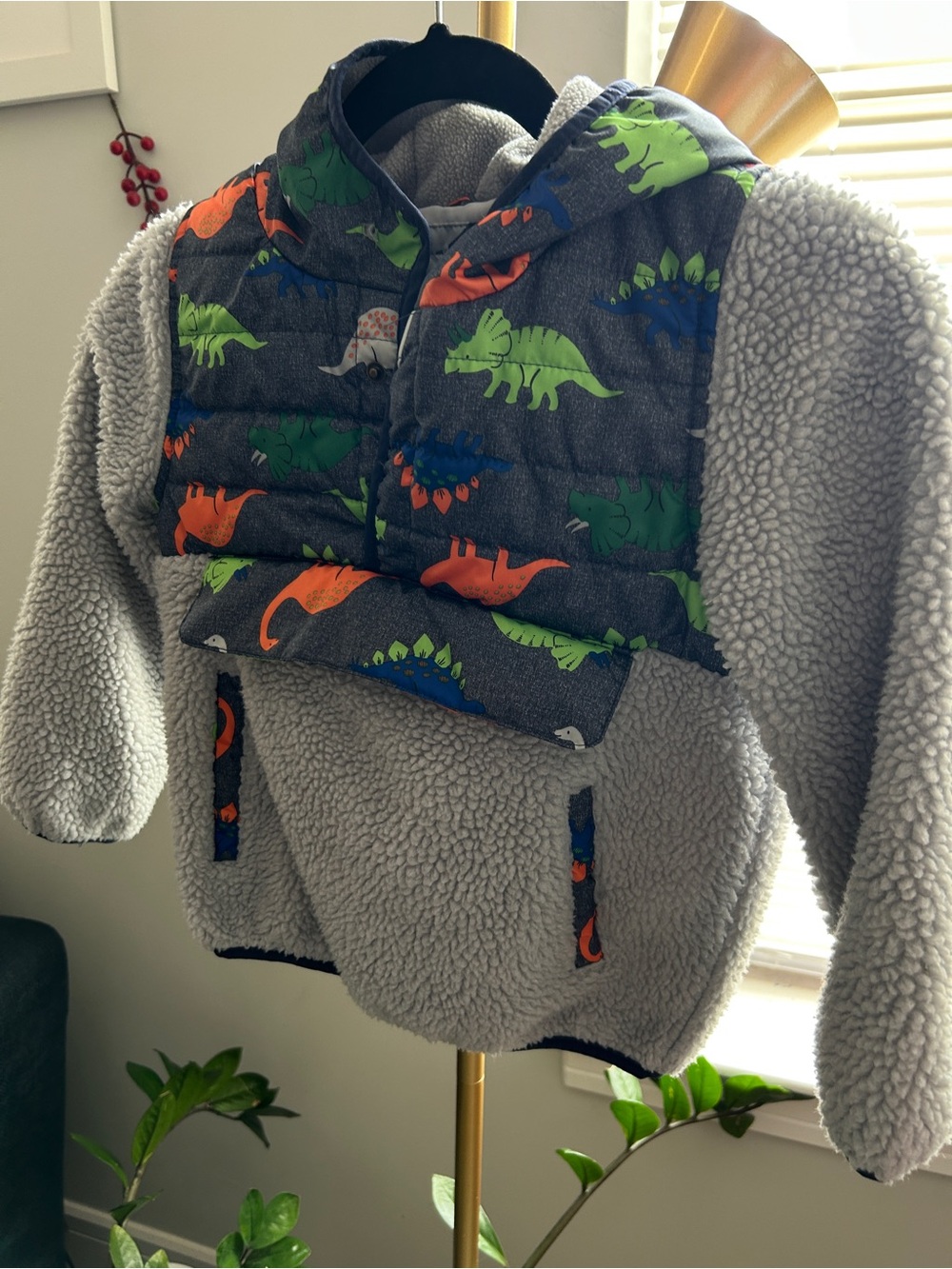 1 Madison Boys Size 5 Dinosaur Sherpa Fleece Pullover Jacket